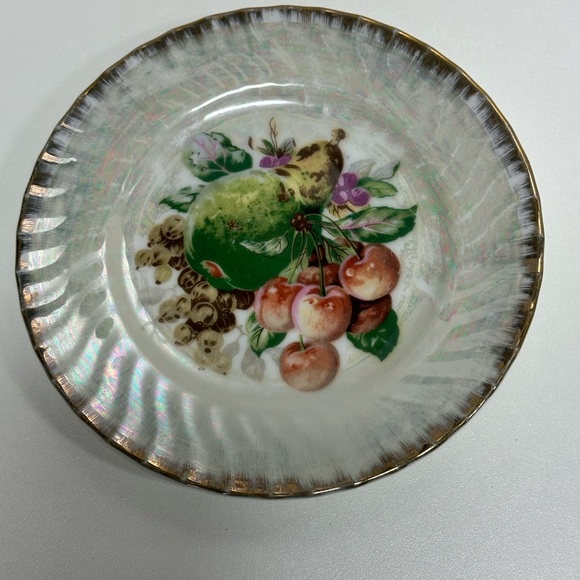 Vintage Fruit Plates Made in Jalan - Picture 6 of 9